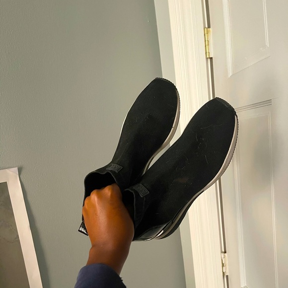 Michael Kors Sneakers - Picture 1 of 3